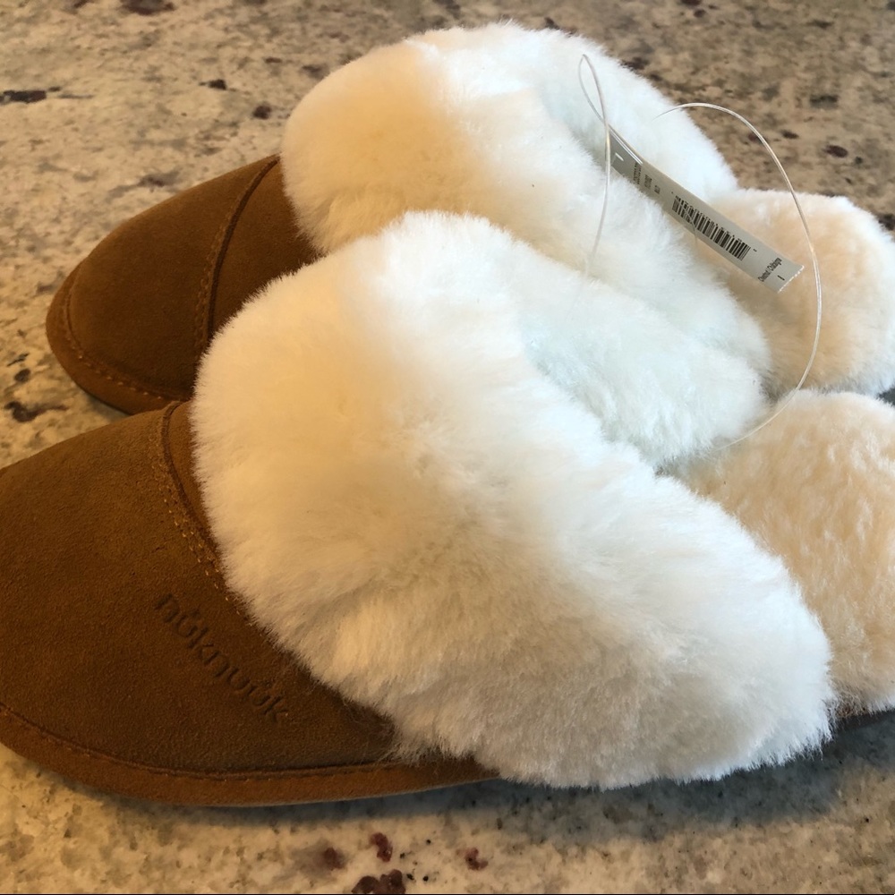 Sheepskin suede slippers sz8 ladies NWT